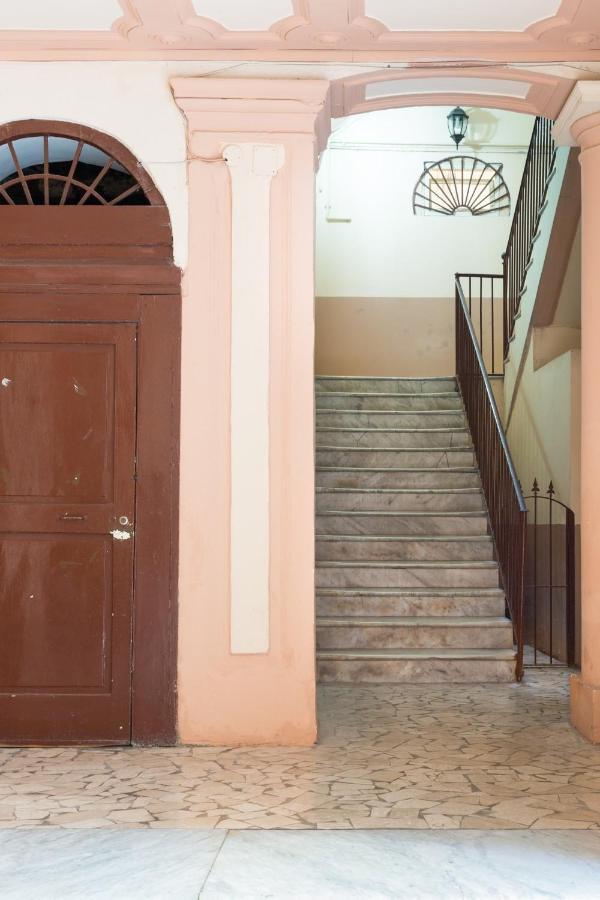 Art Inn Centro Neapel Exterior foto